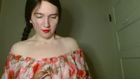 Isabella online show from February 5, 1:30 am