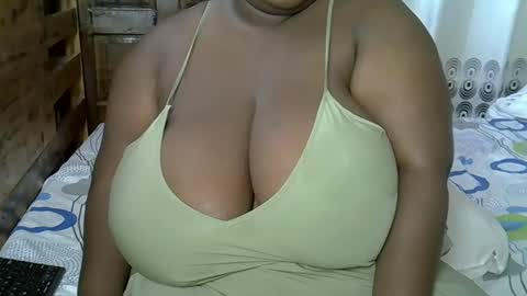 Snapshot of bigchocotities chatting on February 4, 4:48 am bigchocotities online show from February 4, 4:48 am