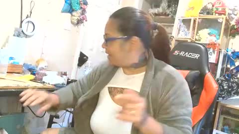 the Mini mami online show from January 19, 3:19 pm