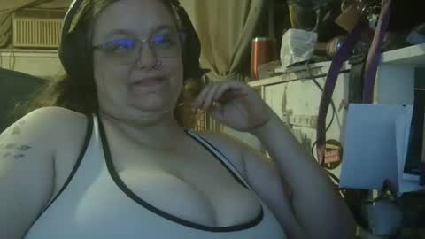 bigtittymama85 online show from October 18, 6:38 am