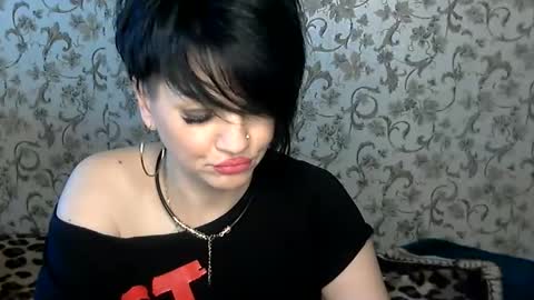 black_hot_01 online show from November 25, 6:59 am