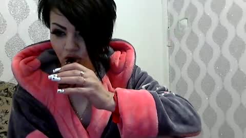 black_hot_01 online show from February 3, 5:18 am