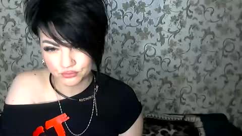 black_hot_01 online show from November 6, 6:52 am