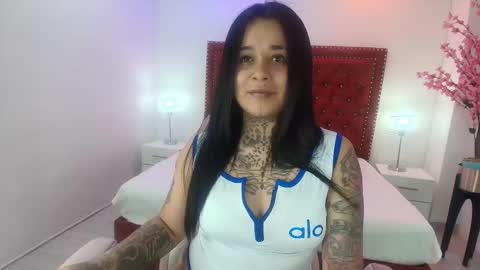 Snapshot of black_roseee chatting on October 2, 4:39 am Rousse  online show from October 2, 4:39 am