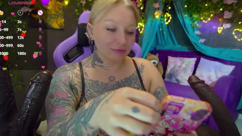 Alice online show from June 9, 7:02 pm