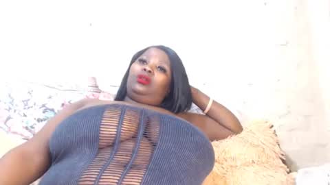 blackladyqx82 online show from June 10, 9:02 pm