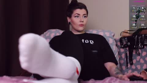 Britney online show from December 7, 6:04 pm