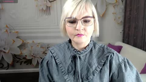 Blonde woman X online show from February 20, 6:28 am