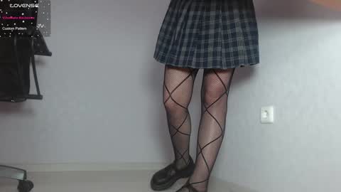 Im Di. I smell naked even when Im dressed. online show from January 14, 8:20 am