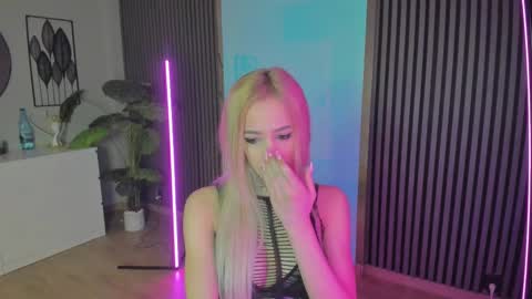 blondie_muller online show from February 22, 8:15 pm