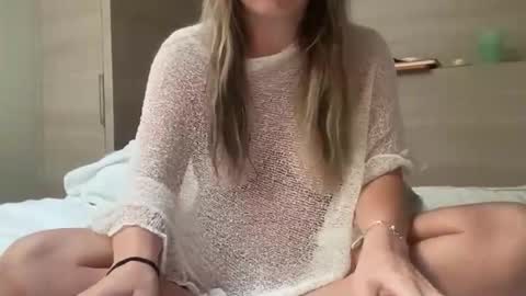 IM TRYNG online show from November 23, 9:49 pm