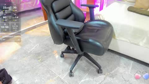 blue_tay1 online show from September 13, 2:25 pm