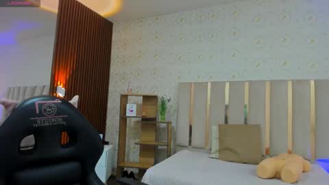 blue_tay1 online show from September 23, 12:03 pm