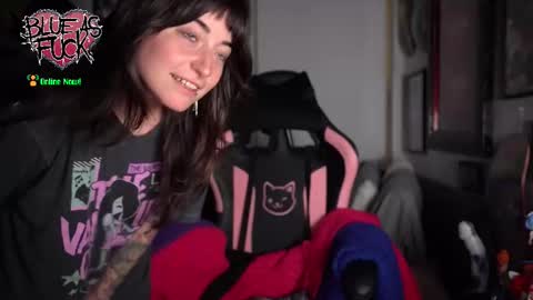 Blue online show from October 18, 2:25 am