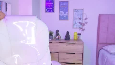        online show from September 25, 12:04 pm