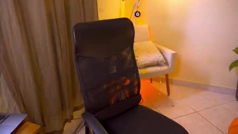 FLORAA online show from December 2, 2:08 pm