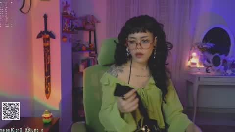   Im Nym  Justa nymph on twitter and IG online show from November 14, 1:05 am