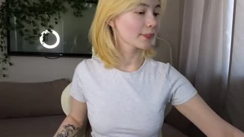 Alice and David online show from June 16, 2:23 am