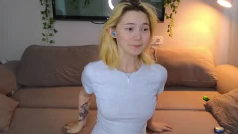 Alice and David online show from July 17, 1:43 am