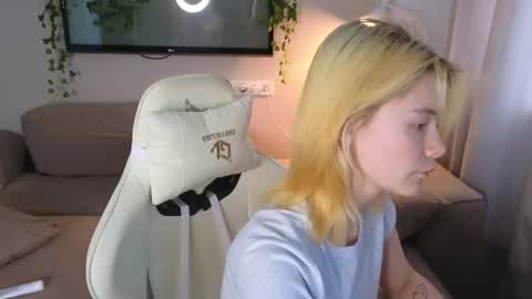 Alice and David online show from July 14, 2:05 am