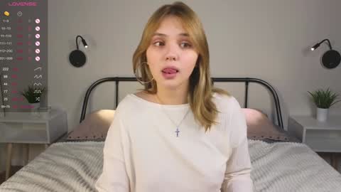 Erica online show from December 3, 4:17 pm