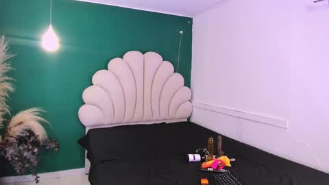 bonieklent online show from February 2, 12:51 am