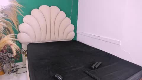 bonieklent online show from March 5, 4:35 am