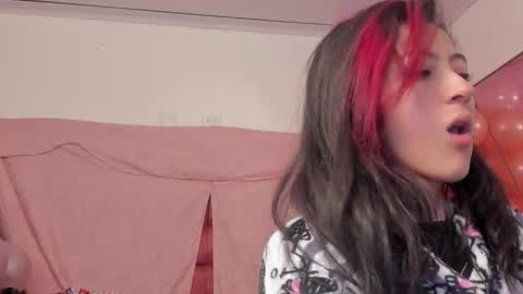   online show from March 11, 11:33 am