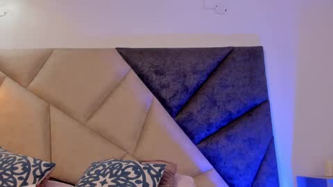   online show from October 7, 12:15 am