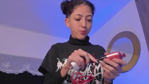   online show from February 25, 11:43 am