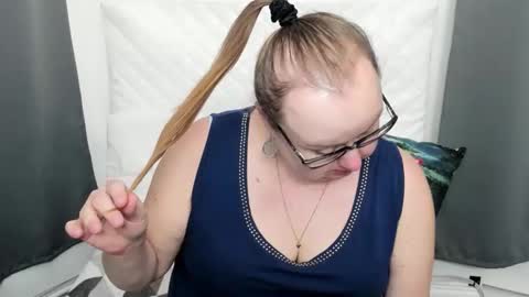 Bonnie online show from November 27, 8:17 am