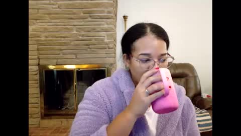 Queen Bon Vivantt online show from November 11, 2:03 pm