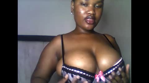 boobylicious012 online show from April 25, 6:05 pm