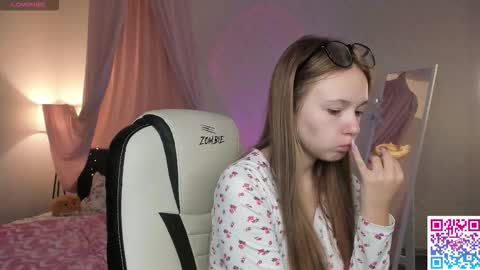 Milena online show from September 25, 2:32 am