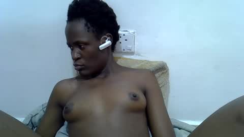 bouncy_vee online show from April 9, 11:15 am