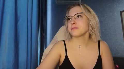 Belle  online show from November 6, 4:07 am