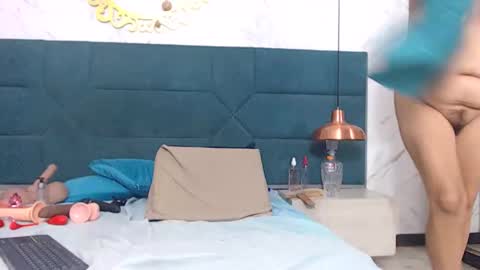 BRENDA VELASQUEZ online show from December 18, 10:47 pm