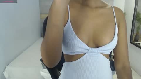 Snapshot of brendathompson_ chatting on October 22, 3:00 am Brenda online show from October 22, 3:00 am