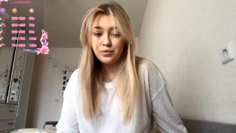 Mia   online show from March 27, 8:59 am