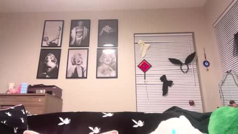 Brianna3 online show from December 30, 5:48 am