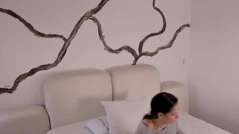    online show from February 28, 11:47 am