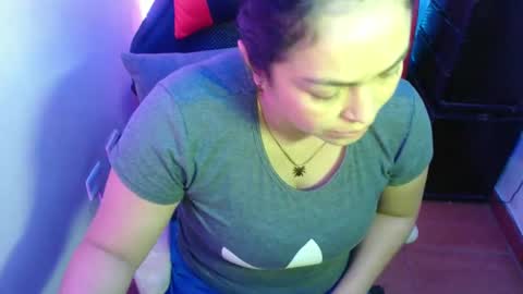 scarleth    follow mee 3 kis online show from February 10, 12:30 am