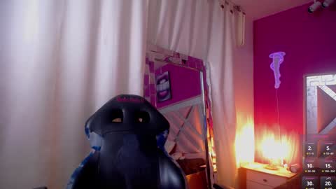 britany online show from December 6, 4:14 am