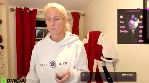 Snapshot of britishladya chatting on October 23, 9:10 pm Lady Annabelle Montgomery online show from October 23, 9:10 pm