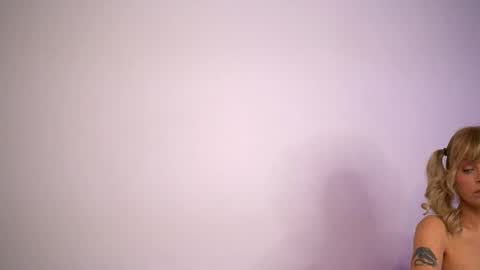Snapshot of britneyhudson chatting on October 26, 5:14 am britneyhudson online show from October 26, 5:14 am