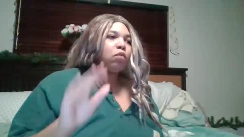 EtherealLilac online show from December 25, 12:27 am