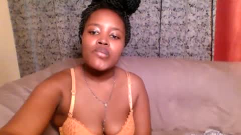 brunette_naturalbeauty online show from January 16, 7:37 am