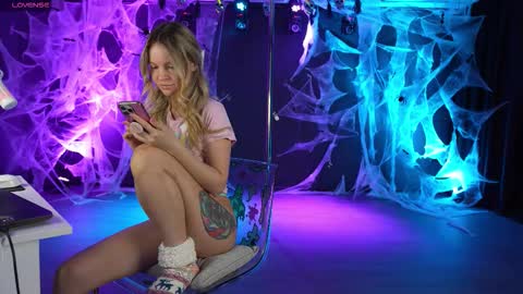 Bubble  gum  online show from November 1, 11:20 pm