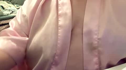 bubblegirl online show from April 16, 6:46 am