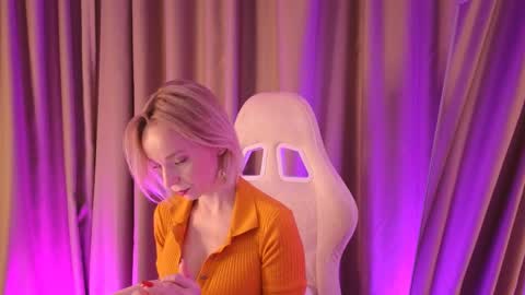 bubbling_crush online show from February 11, 11:54 pm